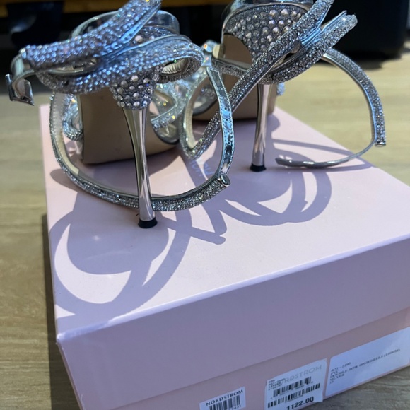 MACH & MACH - Picture 3 of 5